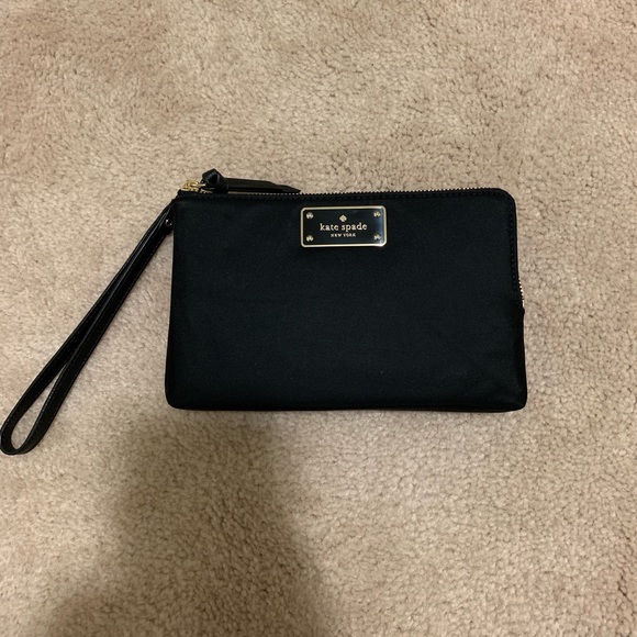 kate spade Handbags - NWT🎉 Kate Spade Wristlet